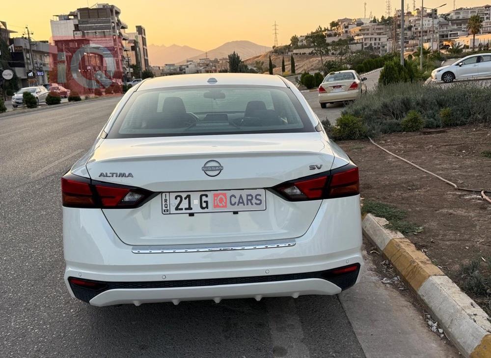 نيسان ألتيما